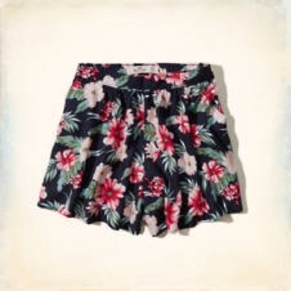 Hollister flowy high waisted shorts